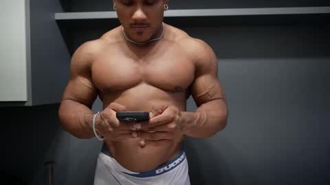 Snapshot of henrimusclee chatting on 10, 2, 2026 Henri online show from 10, 2, 2026