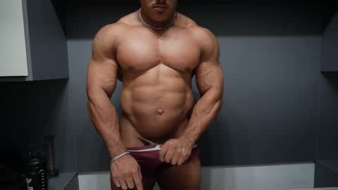 Snapshot of henrimusclee chatting on 12, 2, 2026 Henri online show from 12, 2, 2026