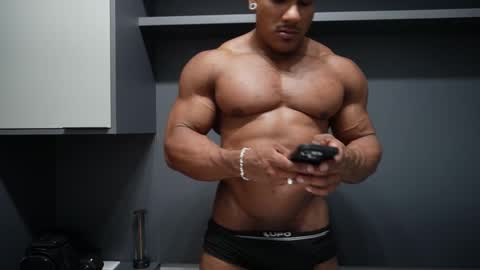 Snapshot of henrimusclee chatting on 27, 2, 2026 Henri online show from 27, 2, 2026