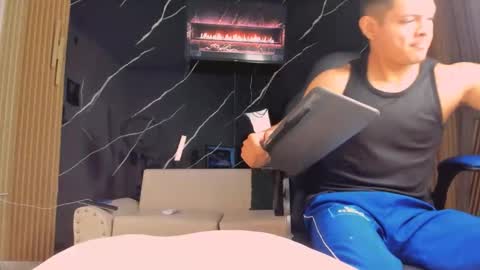 henrydouglas online show from 21, 4, 2026