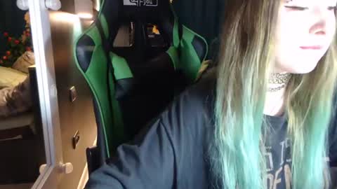 Snapshot of hentaishiing chatting on 4, 8, 2026 Hentaishiing online show from 4, 8, 2026