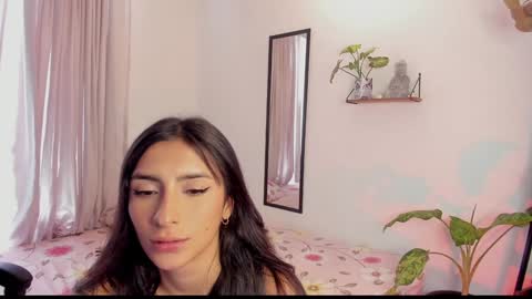 Hello I am Valentina independent Colombian model I love sensuality and pleasure welcome online show from 2, 2, 2025