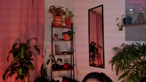 Hello I am Valentina independent Colombian model I love sensuality and pleasure welcome online show from 24, 2, 2025