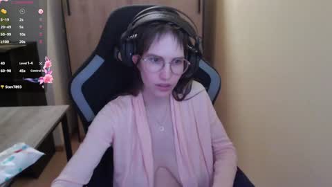 Snapshot of heraluna_ chatting on 20, 1, 2025 HeraLuna  online show from 20, 1, 2025