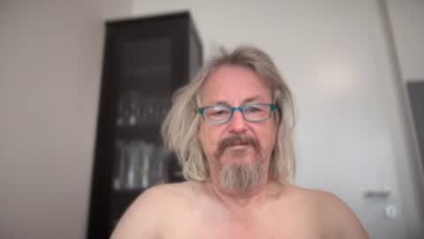 Snapshot of herbiebaby chatting on 17, 12, 2024 herbiebaby online show from 17, 12, 2024