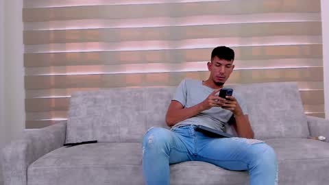 heteros men online show from 1, 3, 2025