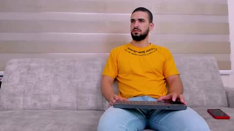 heteros men online show from 6, 3, 2025