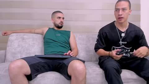 heteros men online show from 8, 3, 2025