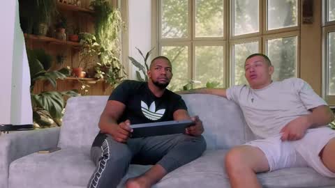 heteros men online show from 12, 3, 2025