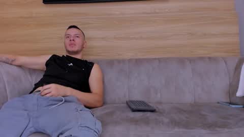 heteros men online show from 15, 9, 2025