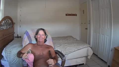 Snapshot of hewes1 chatting on 22, 7, 2026 hewes1 online show from 22, 7, 2026