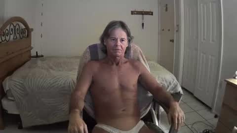 Snapshot of hewes1 chatting on 6, 8, 2026 hewes1 online show from 6, 8, 2026