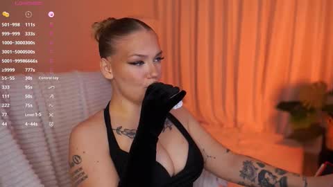 heynoirsam online show from 28, 3, 2026