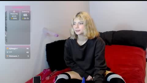 Snapshot of hi_scarlett chatting on 17, 12, 2024 hi_scarlett online show from 17, 12, 2024