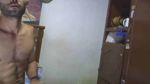 hideonbush online show from 9, 10, 2025