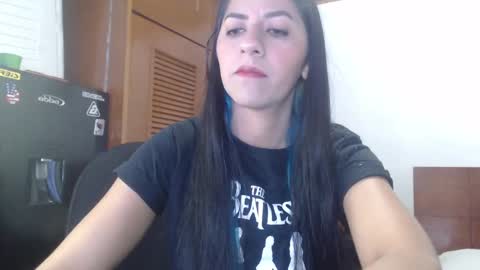 hilaril18 online show from 19, 1, 2025