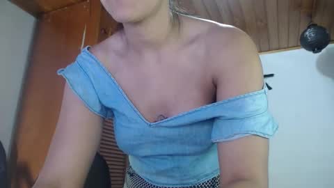 hilaril18 online show from 30, 10, 2025