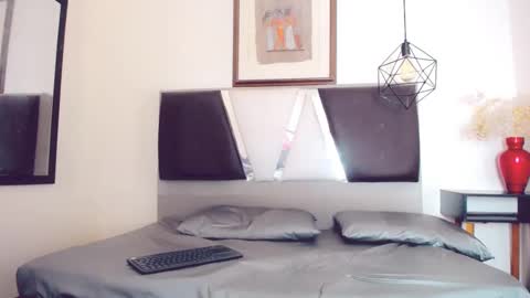 Hilary Avilan online show from 16, 1, 2025