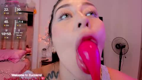 Snapshot of hilary_jones_22 chatting on 2, 10, 2025 LUNA new account  FOLLOW ME online show from 2, 10, 2025