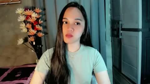 hilarymolly online show from 10, 2, 2026