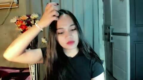 hilarymolly online show from 10, 4, 2026