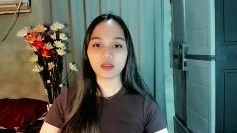 hilarymolly online show from 11, 4, 2026