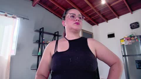 Snapshot of hillary_12 chatting on 4, 4, 2026 Miranda online show from 4, 4, 2026