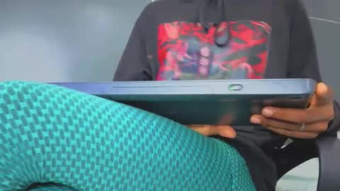  Hillary  online show from 28, 9, 2025