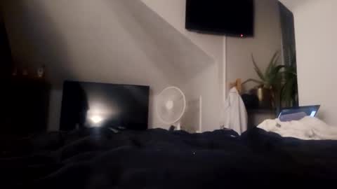 Snapshot of himynamesben12 chatting on 24, 9, 2025 Control my toys on your phone online show from 24, 9, 2025