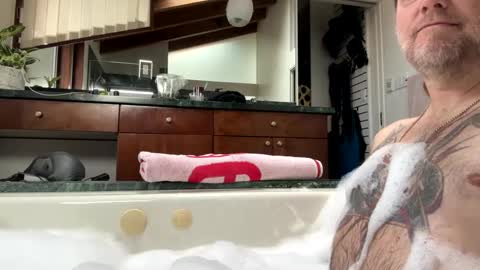 Snapshot of hippybiker chatting on 8, 1, 2025 hippybiker online show from 8, 1, 2025