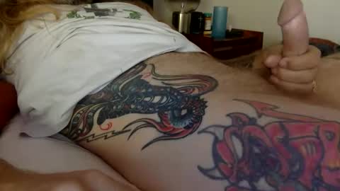 Snapshot of hippybiker chatting on 1, 12, 2025 hippybiker online show from 1, 12, 2025