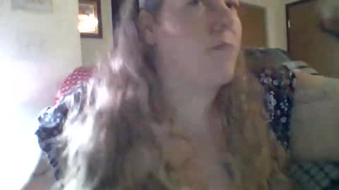 hippysnewhere online show from 7, 6, 2026
