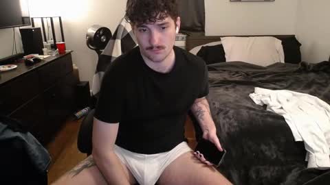 Snapshot of hngboymitch chatting on 22, 9, 2025 Mitch online show from 22, 9, 2025