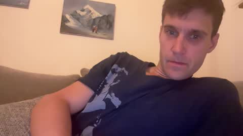 Snapshot of hobie006 chatting on 1, 3, 2026 hobie006 online show from 1, 3, 2026