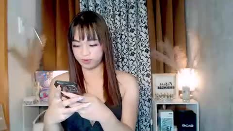 Snapshot of hoelymarie chatting on 25, 6, 2026 hoelymarie online show from 25, 6, 2026