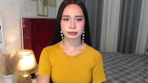 hoelymolly online show from 8, 4, 2026