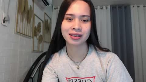 hoelymolly online show from 10, 6, 2026