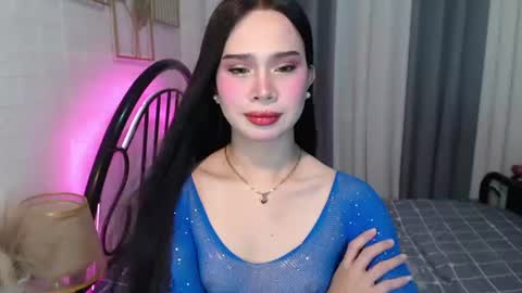 hoelymolly online show from 11, 6, 2026