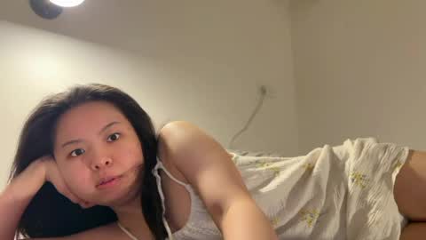 Snapshot of hola_sunflower chatting on 6, 5, 2026 amy online show from 6, 5, 2026