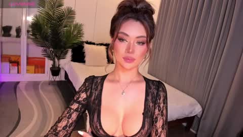 Ms. Laura online show from 8, 3, 2025