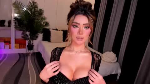 Ms. Laura online show from 17, 9, 2025