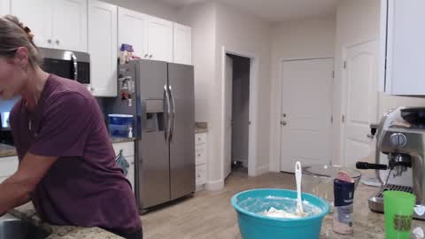 Holi Hurricane online show from 18, 9, 2025