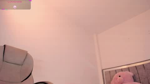 Snapshot of holly_16 chatting on 7, 6, 2026 holly_16 online show from 7, 6, 2026