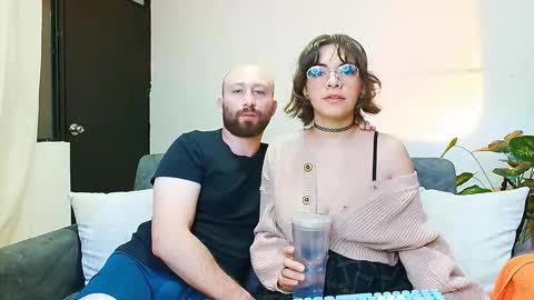 Holly and Honey online show from 11, 9, 2025