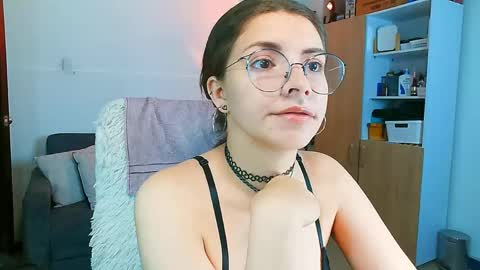 Holly and Honey online show from 7, 4, 2026