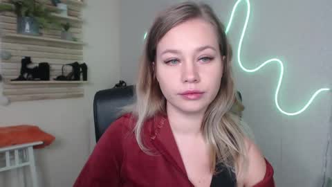 Holly online show from 4, 12, 2024