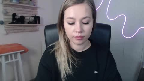 Holly online show from 9, 12, 2024