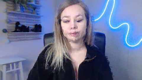 Holly online show from 8, 1, 2025