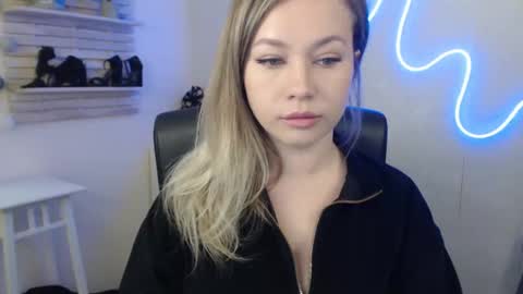 Holly online show from 24, 1, 2025