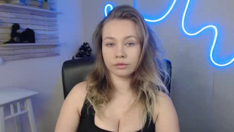 Holly online show from 11, 2, 2025